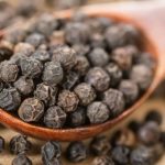 10 benefícios do óleo essencial de pimenta preta