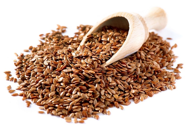 Os poderosos nutrientes das sementes de linhaça podem ajudar a combater muitas doenças e enfermidades, incluindo doenças cardiovasculares.