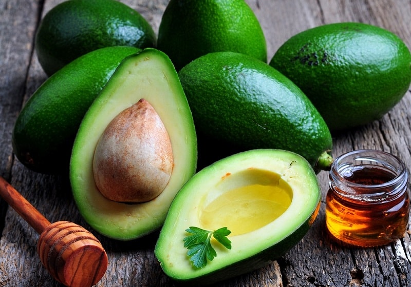 Quais são as propriedades benéficas do abacate – graças às quais você pode melhorar a imunidade e recuperar sua saúde? Como o óleo desta fruta maravilhosa é usado na cosmetologia para o rejuvenescimento?