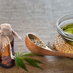 7 surpreendentes benefícios do óleo de coco com Cannabis